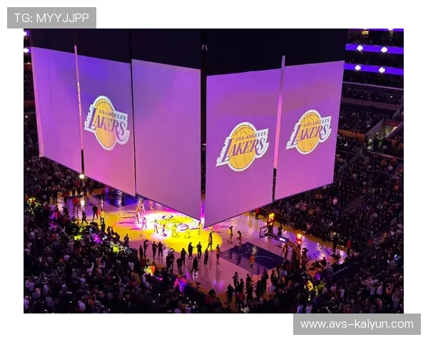 湖人主场迎战快船，东契奇与哈登控卫对决受关注